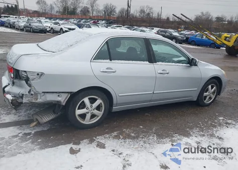 2005 Honda Accord 2.4 Ex из США, поврежденный, VIN 1HGCM56805A046457